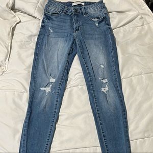 DISTRESSED NATURE SKINNY JEANS